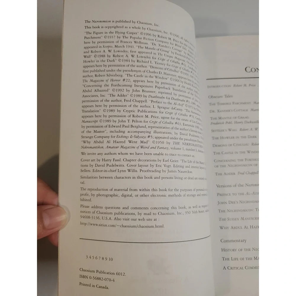 Necronomicon : Selected Stories and Essays Concerning the Blasphemous Tome of...